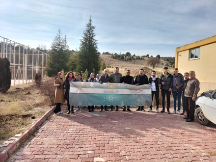 Her Çalışan Bir Fidan